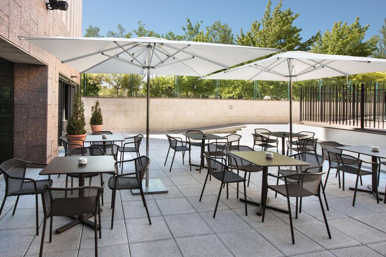 Nh Barajas Airport Hotel Madryt
