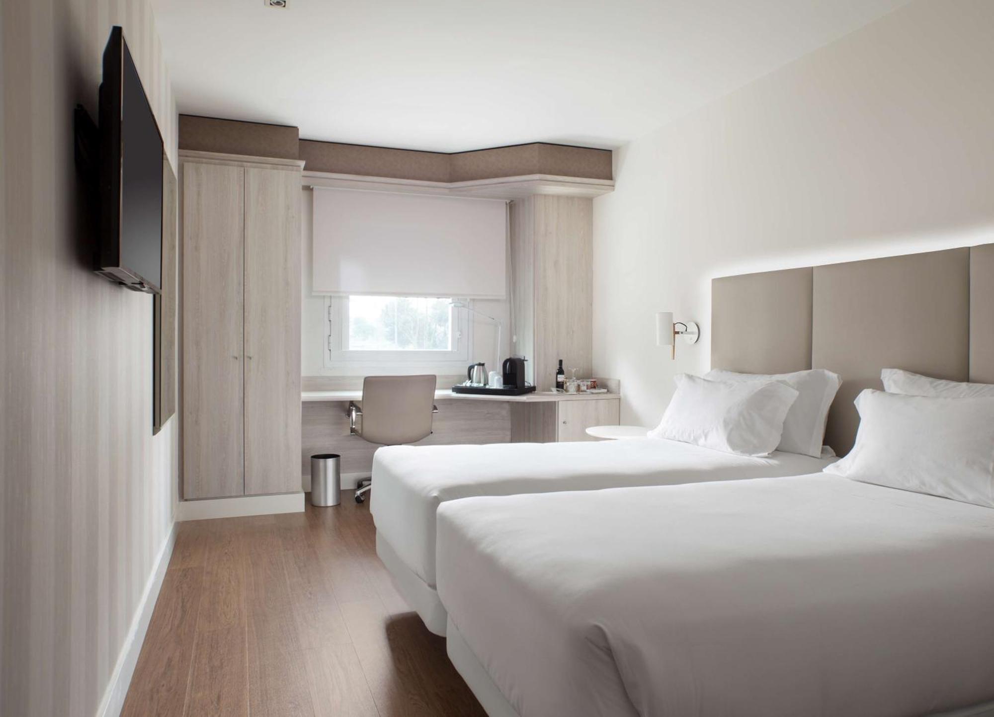 Nh Barajas Airport Hotel Madryt